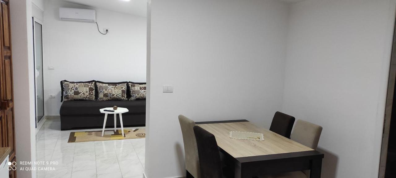 Idealhouse Apartments Ulcinj Bagian luar foto