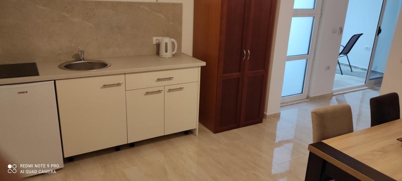 Idealhouse Apartments Ulcinj Bagian luar foto