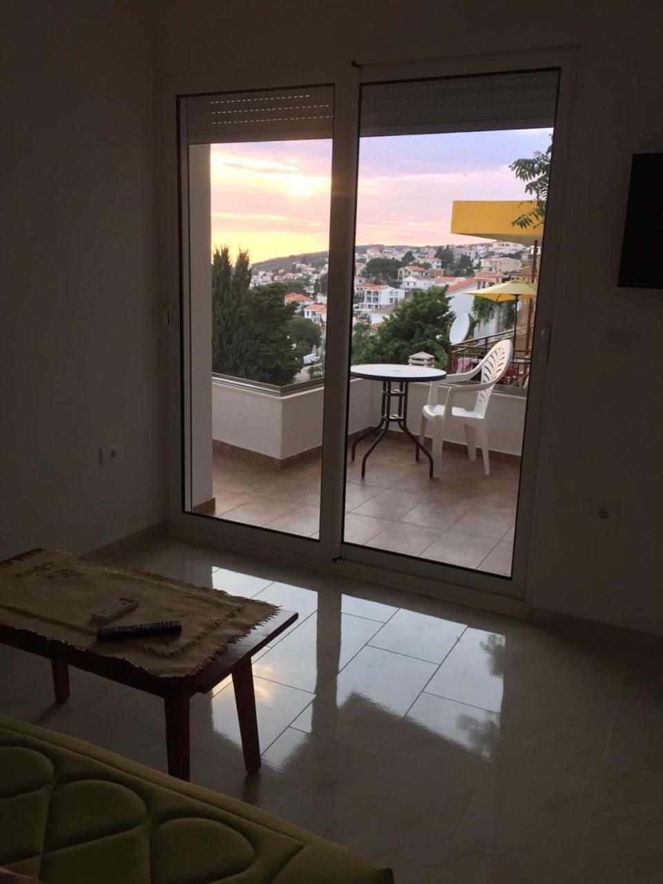 Idealhouse Apartments Ulcinj Bagian luar foto