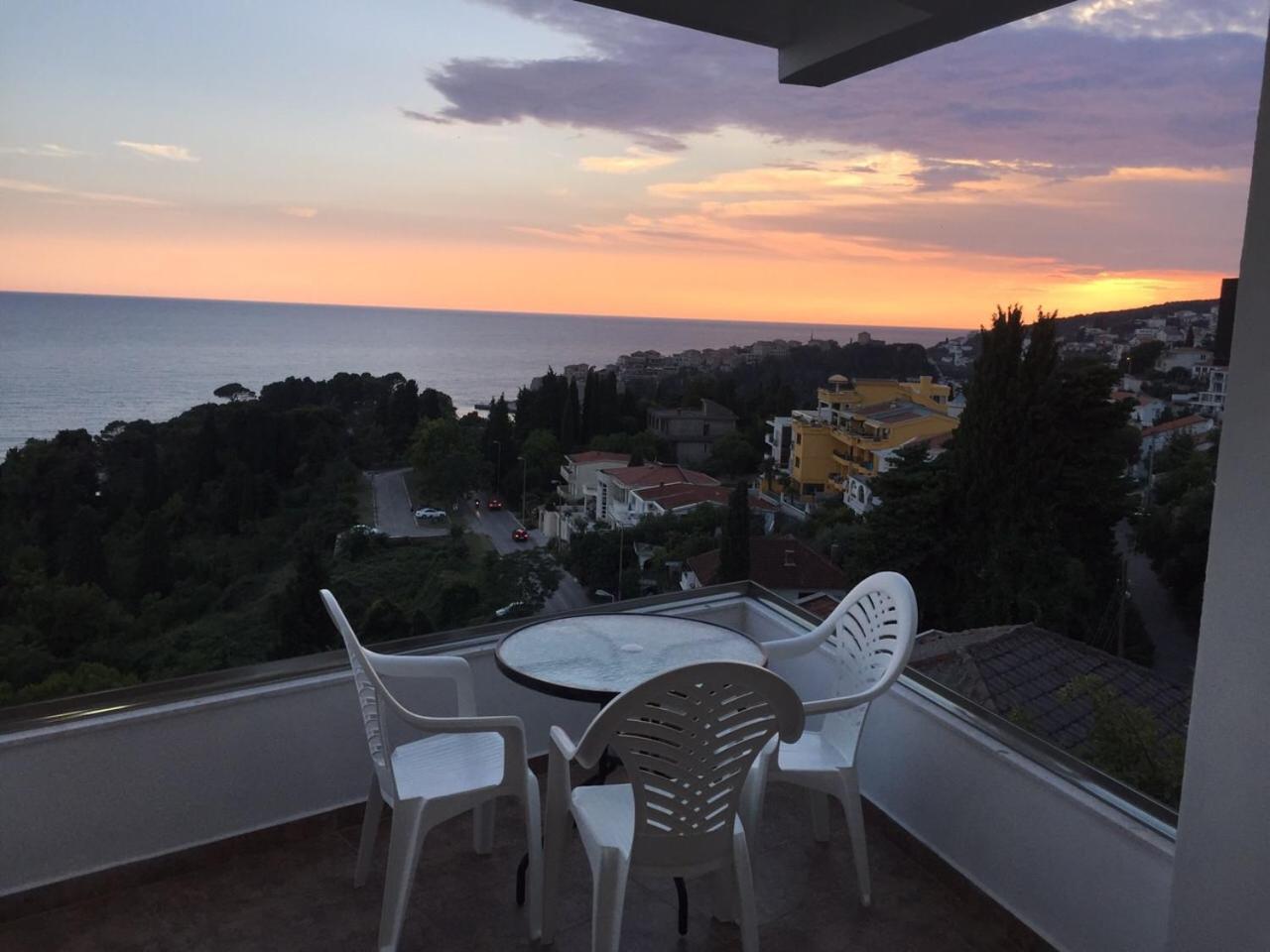 Idealhouse Apartments Ulcinj Bagian luar foto